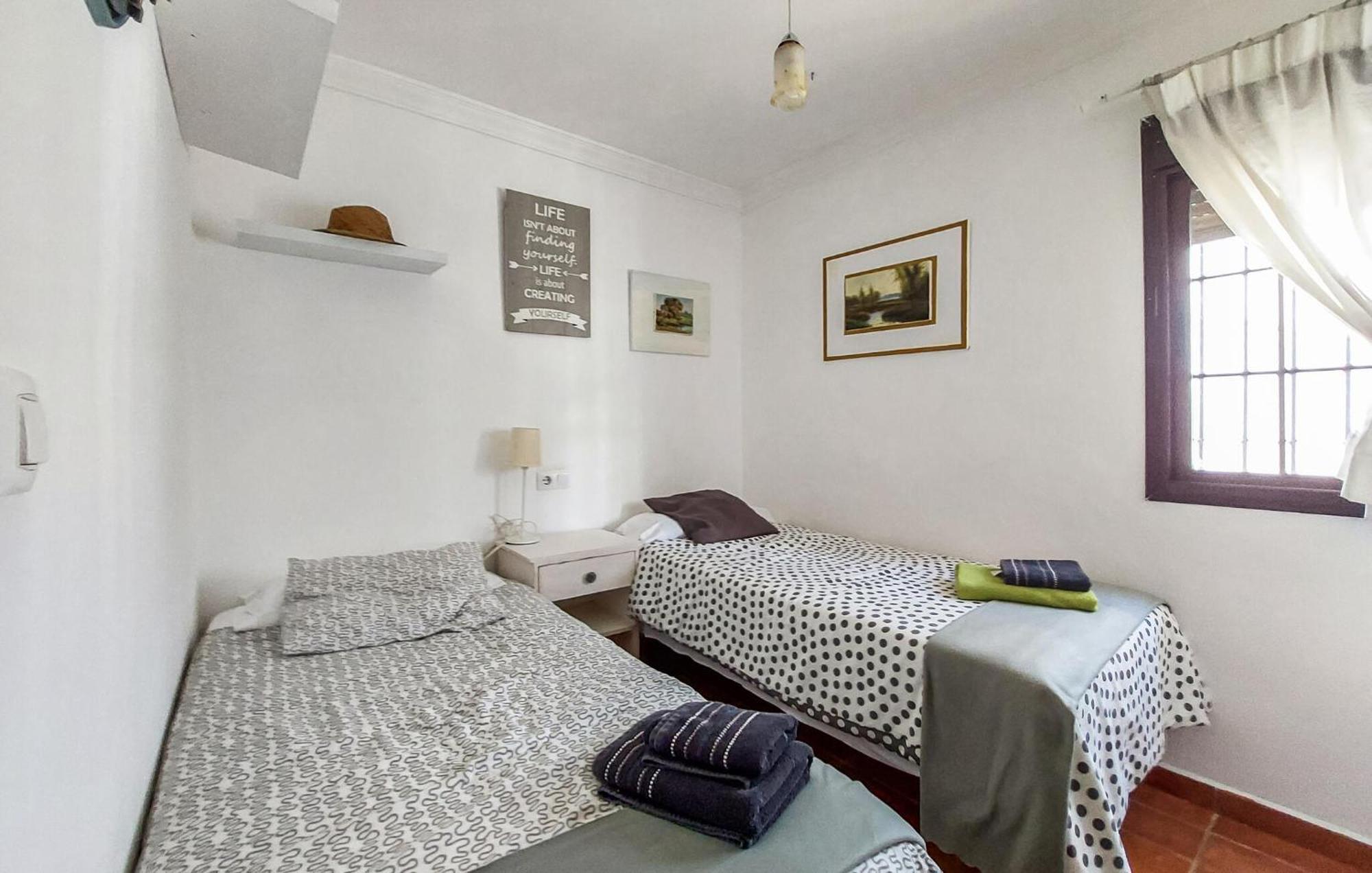 2 Bedroom Cozy Home In גרסלמה מראה חיצוני תמונה